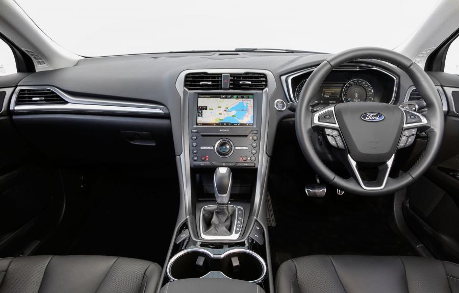  Ford Mondeo Titanium Hatchback 2015 года  (AU) (фото 10 из 12)
